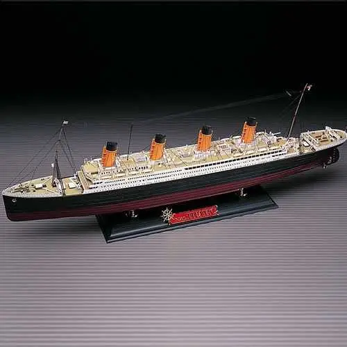 Kit modèle bateau 14215 – Le paquebot White Star TITANIC MCP (1:400) Dernier Modèle